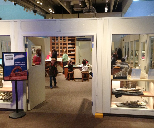 science center freestanding room
