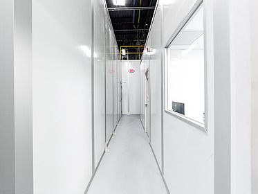 ISO 7 & 8 Cleanrooms for Medical Manufacturing Case Study - PortaFab Modular Cleanrooms